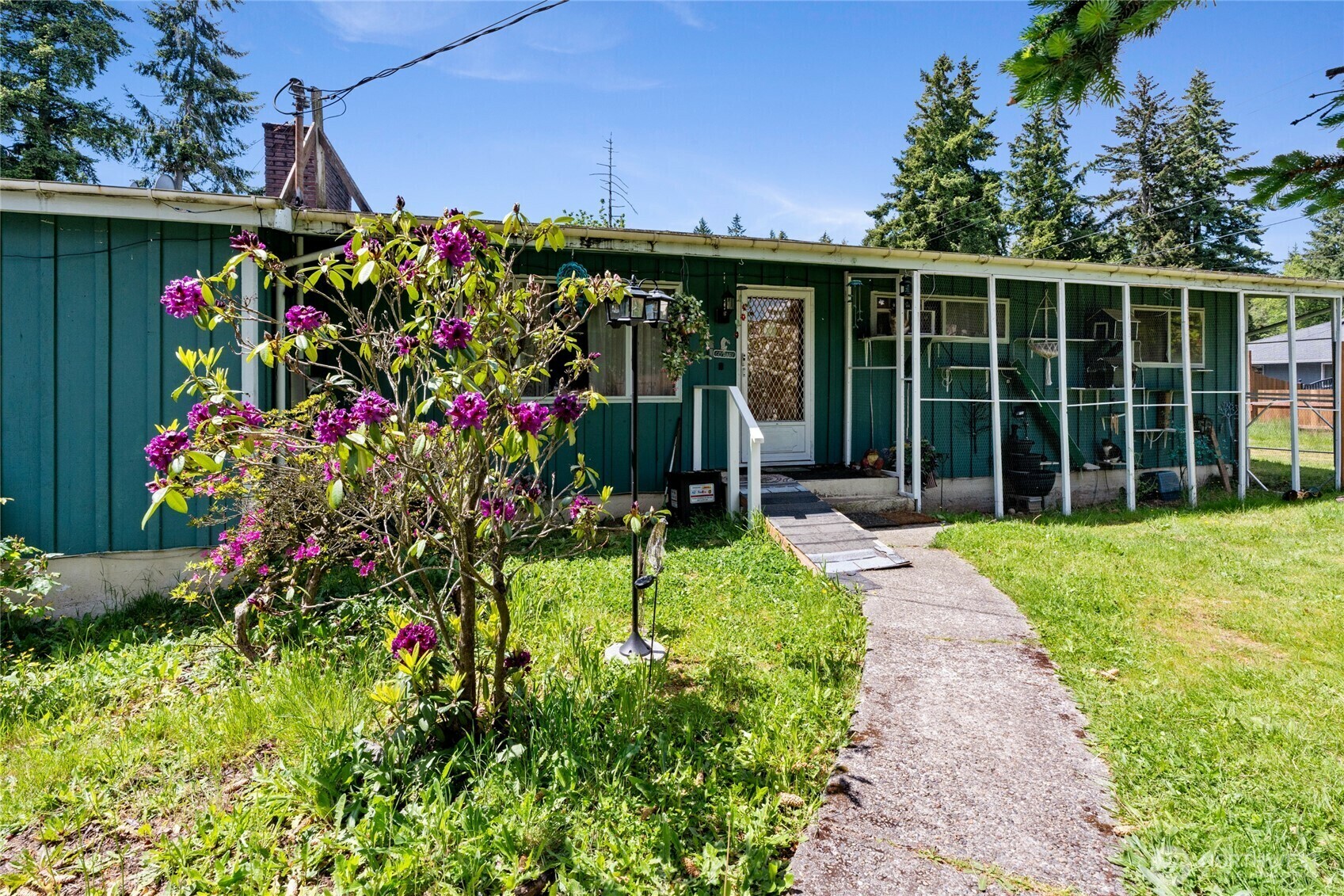 Property Photo:  6806  44th Avenue E  WA 98443 
