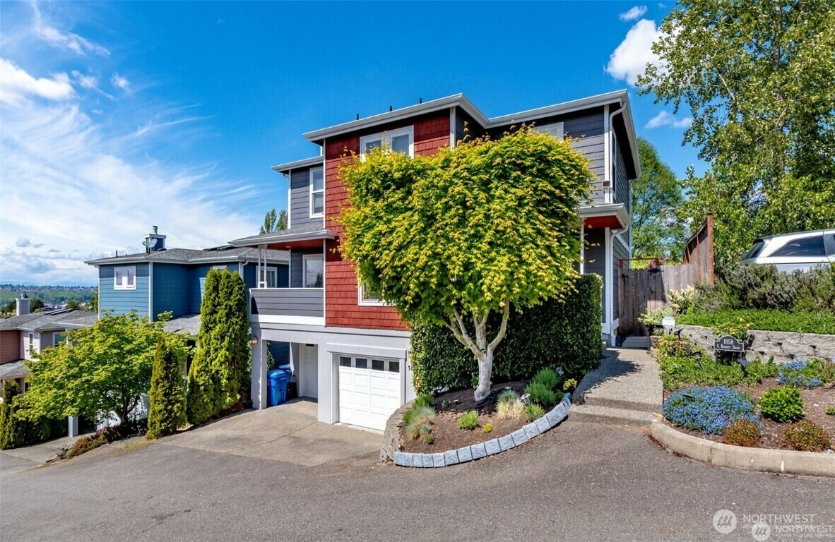 Property Photo:  1858 S Bennett Drive  WA 98108 