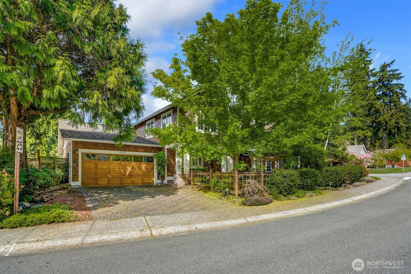 Property Photo: 13925 121st Ave NE WA 98034