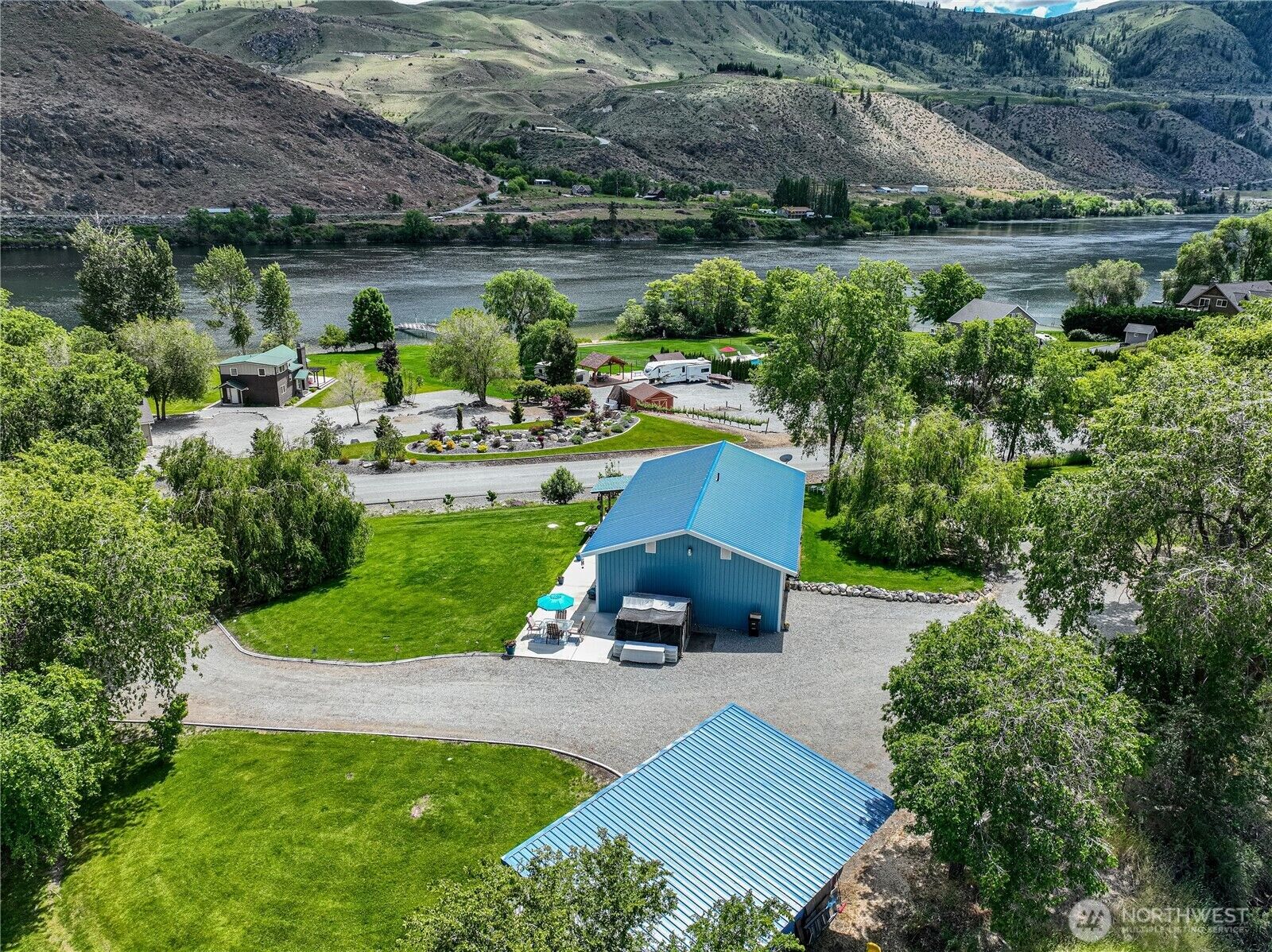 Property Photo: 876 1st St WA 98817