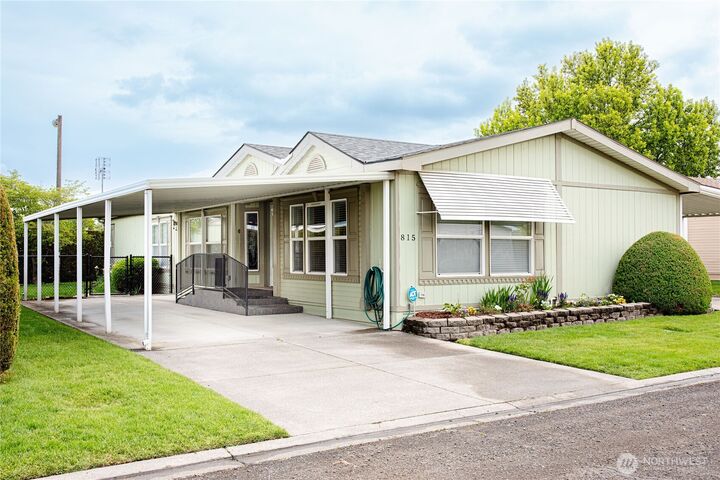 Property Photo:  815 NE Karol Loop  WA 99324 