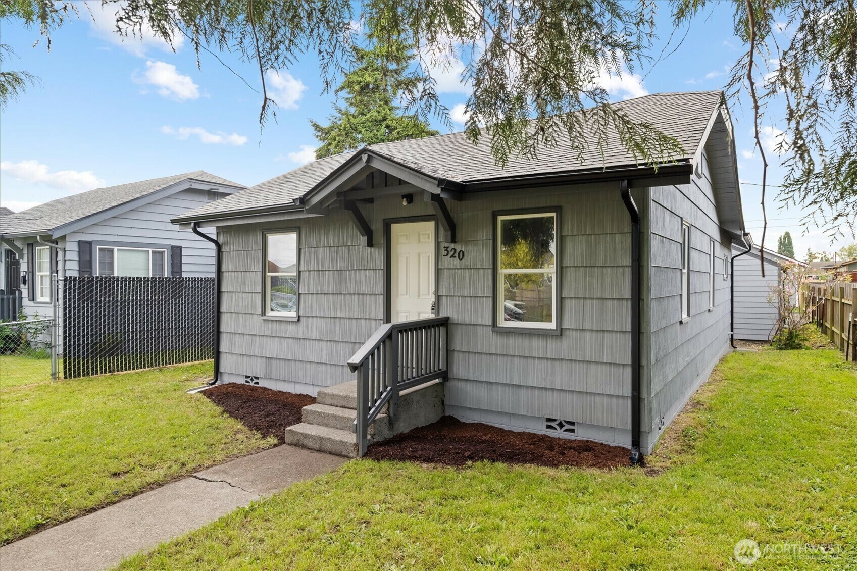 Property Photo: 320 Beech Street WA 98632