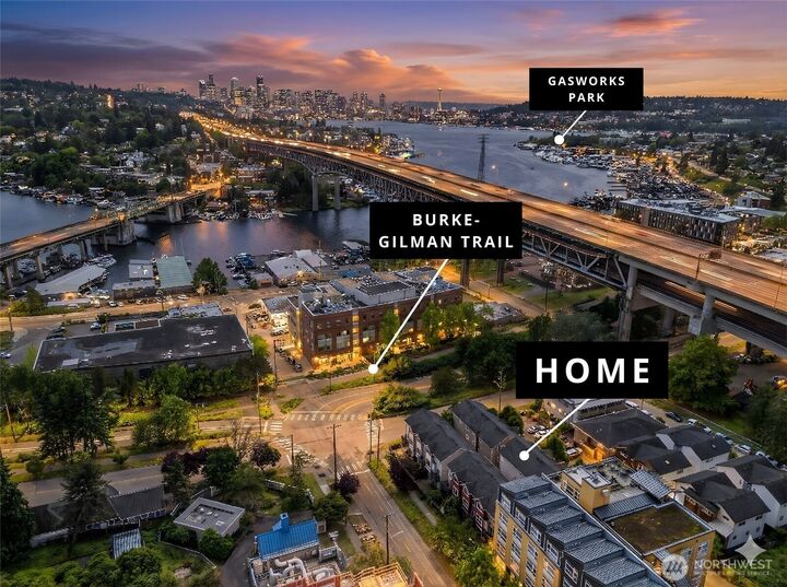 Property Photo:  672 NE 40th St  WA 98105 