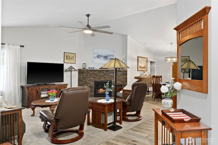 Property Photo: 413 W Sixth Street WA 98922