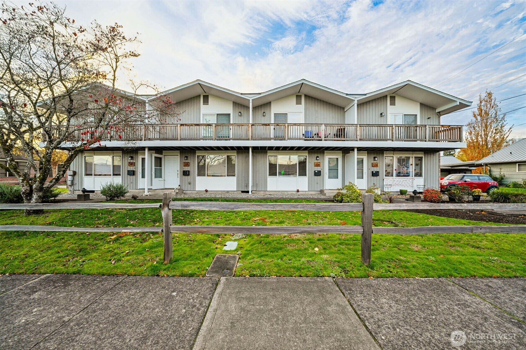 Property Photo:  334 340  4th Street SW  WA 98371 