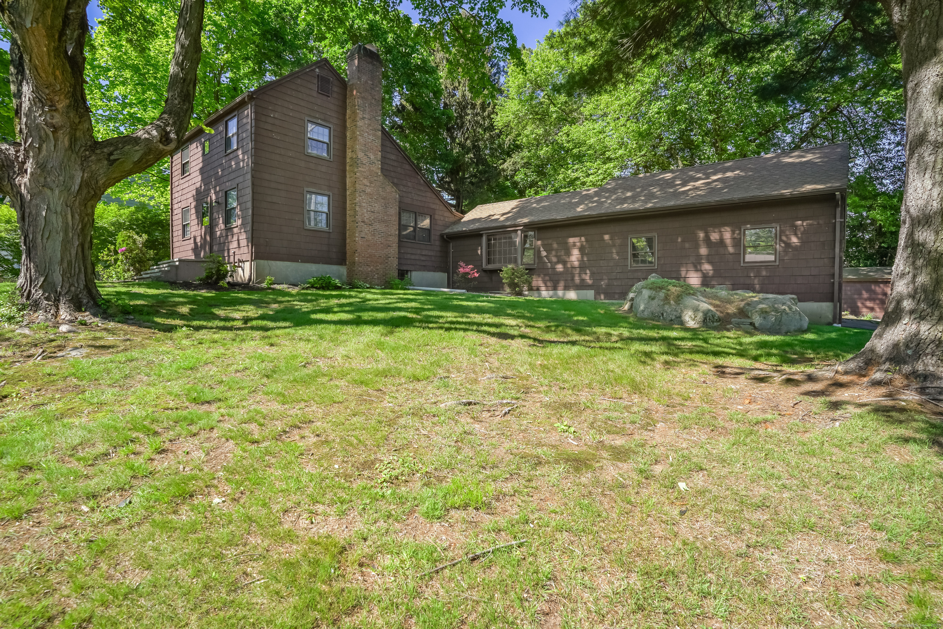 Property Photo: 1975 Huntington Road CT 06614