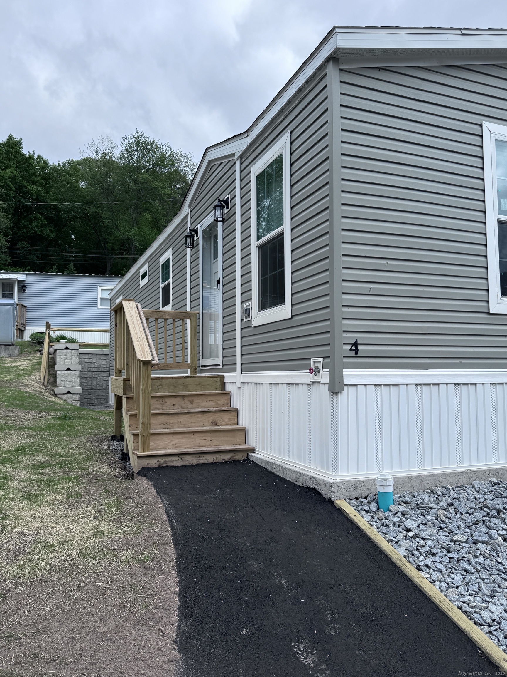 Property Photo: 4 North Terrace CT 06066