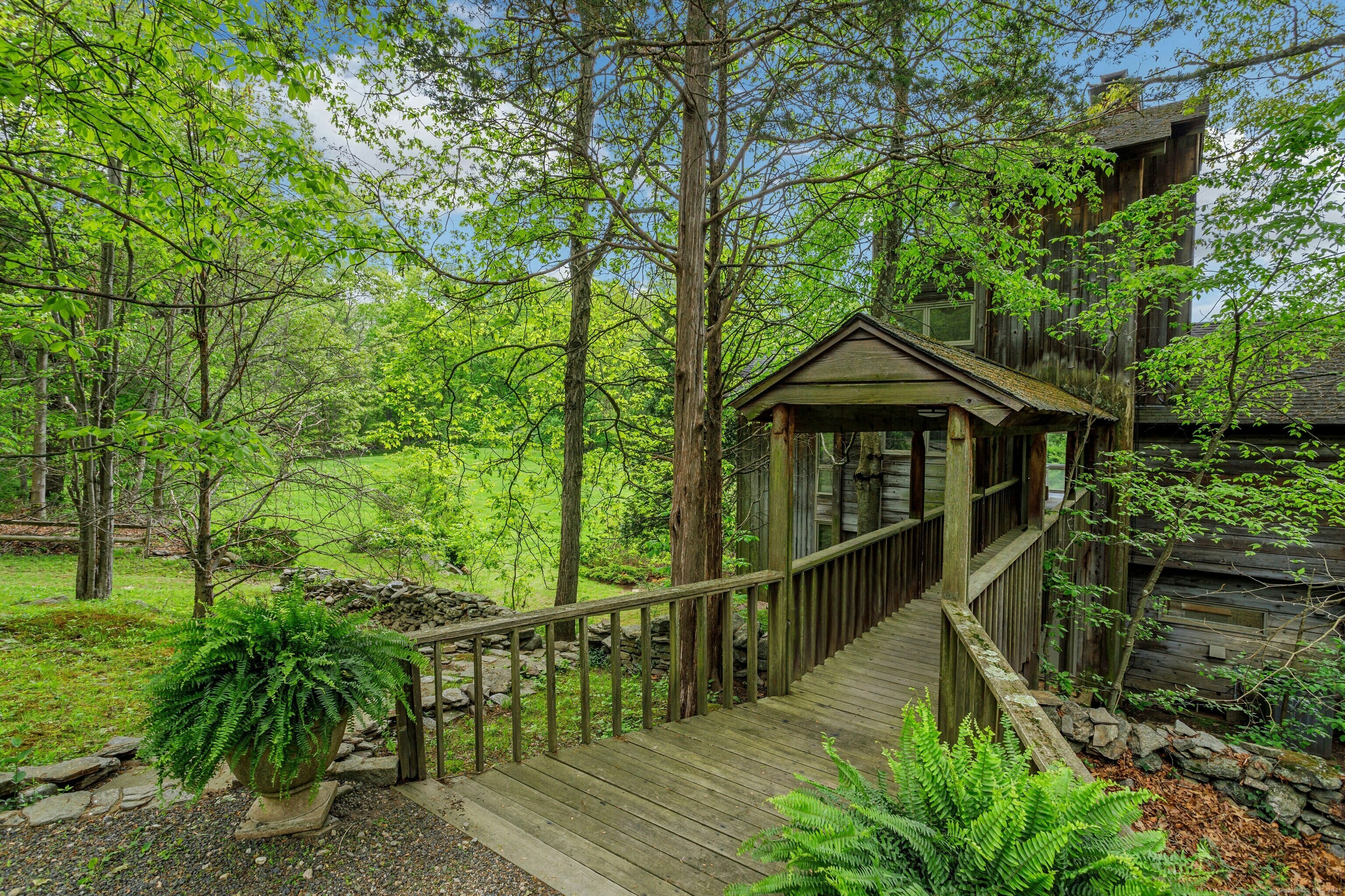 Property Photo: 32 Beeholm Road CT 06896