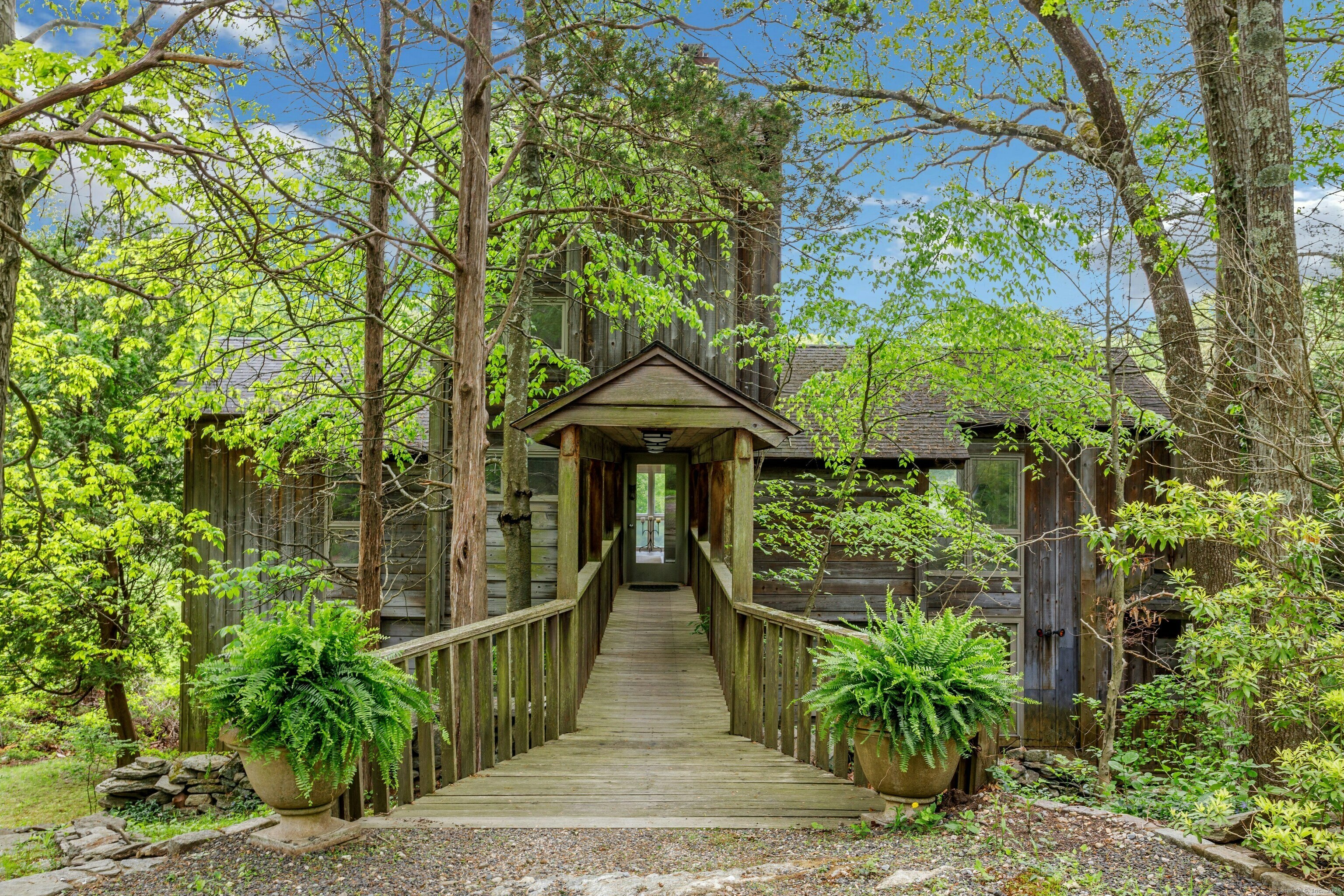 Property Photo:  32 Beeholm Road  CT 06896 