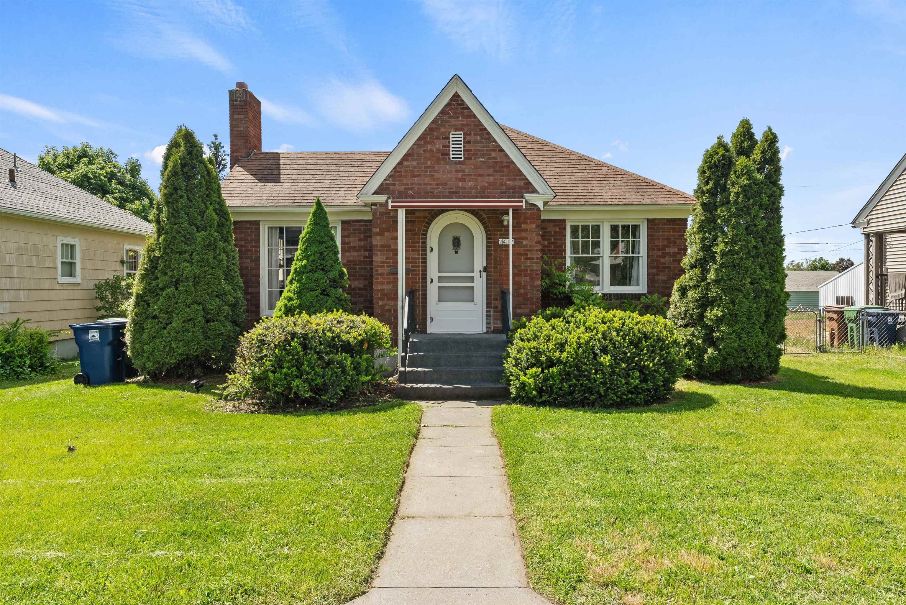 Property Photo: 2417 W Euclid Ave WA 99205