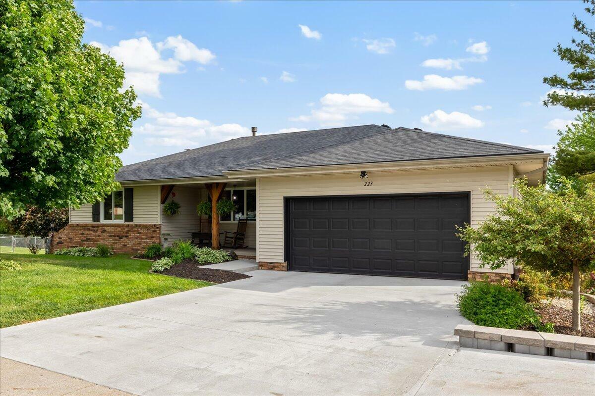 223 Ridgewood Drive  Council Bluffs IA 51503 photo
