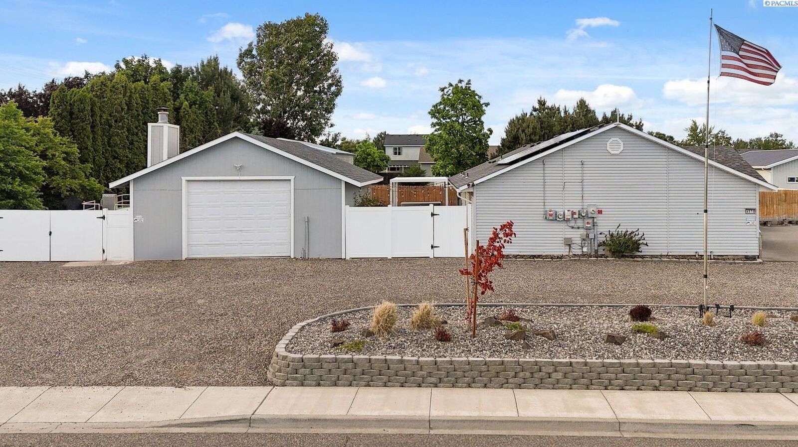 Property Photo: 4570 Mount Adams View Dr WA 99353