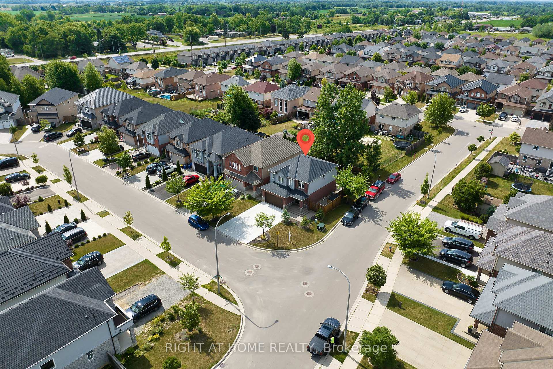 Property Photo: 4 Avatar Place ON L0R 1W0