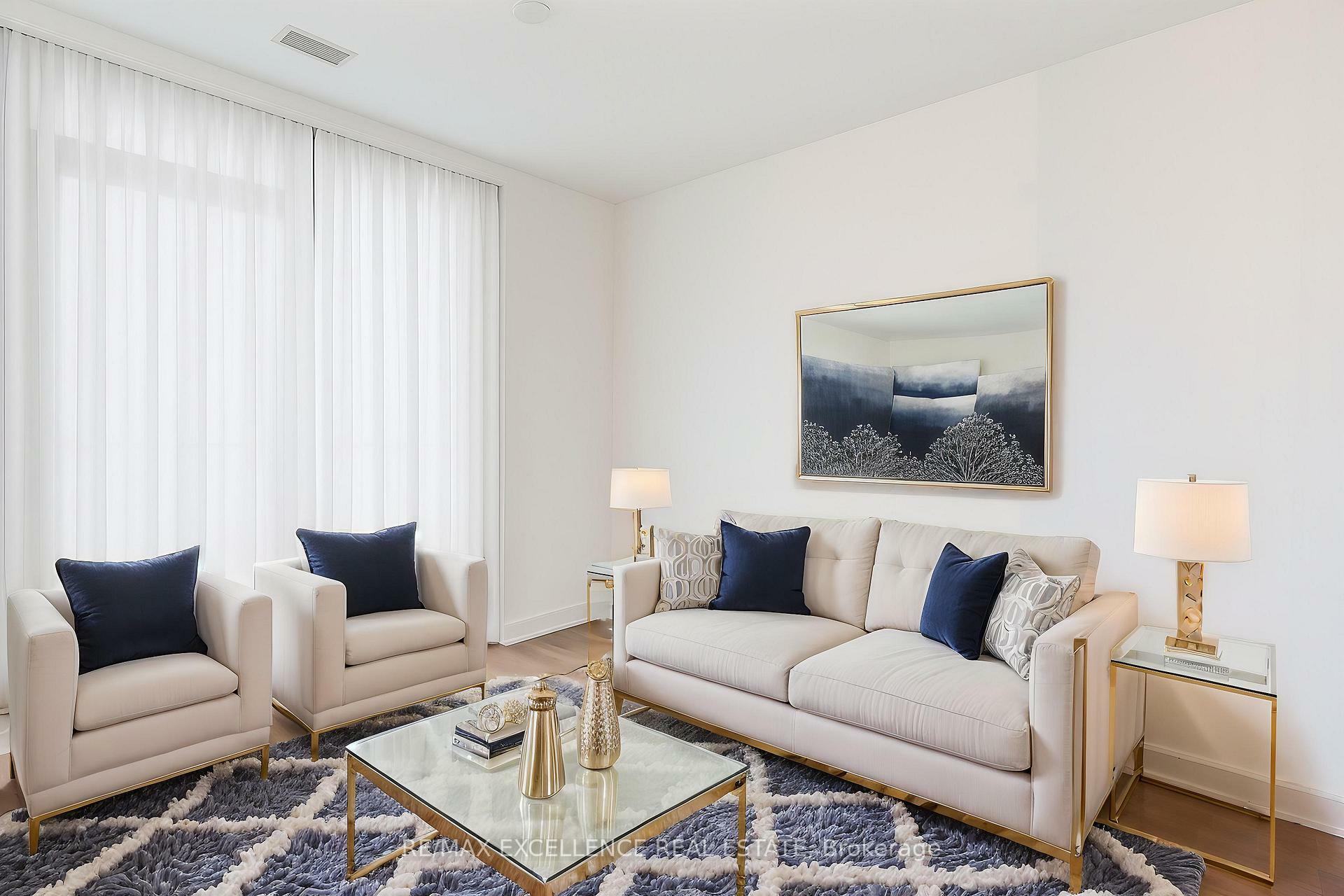 Property Photo: 86 Dundas Street 718 ON L5A 0B1