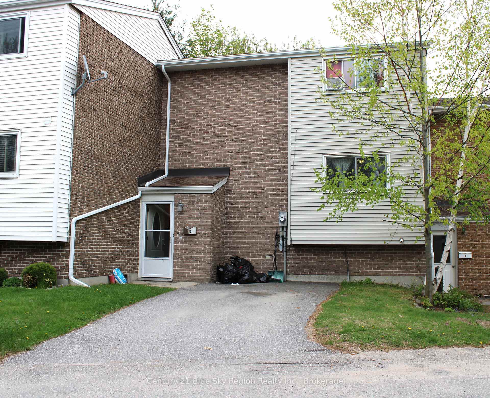 Property Photo: 621 Gormanville Road 6 ON P1B 8N9