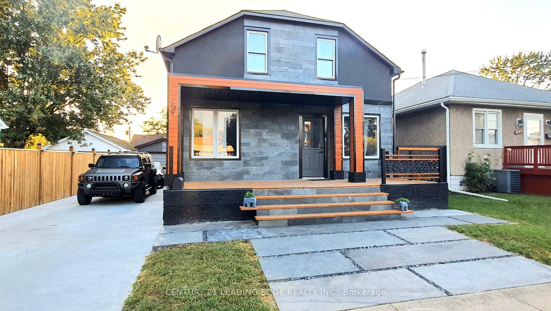 Property Photo: 249 Wallace Avenue S ON L3B 1R7