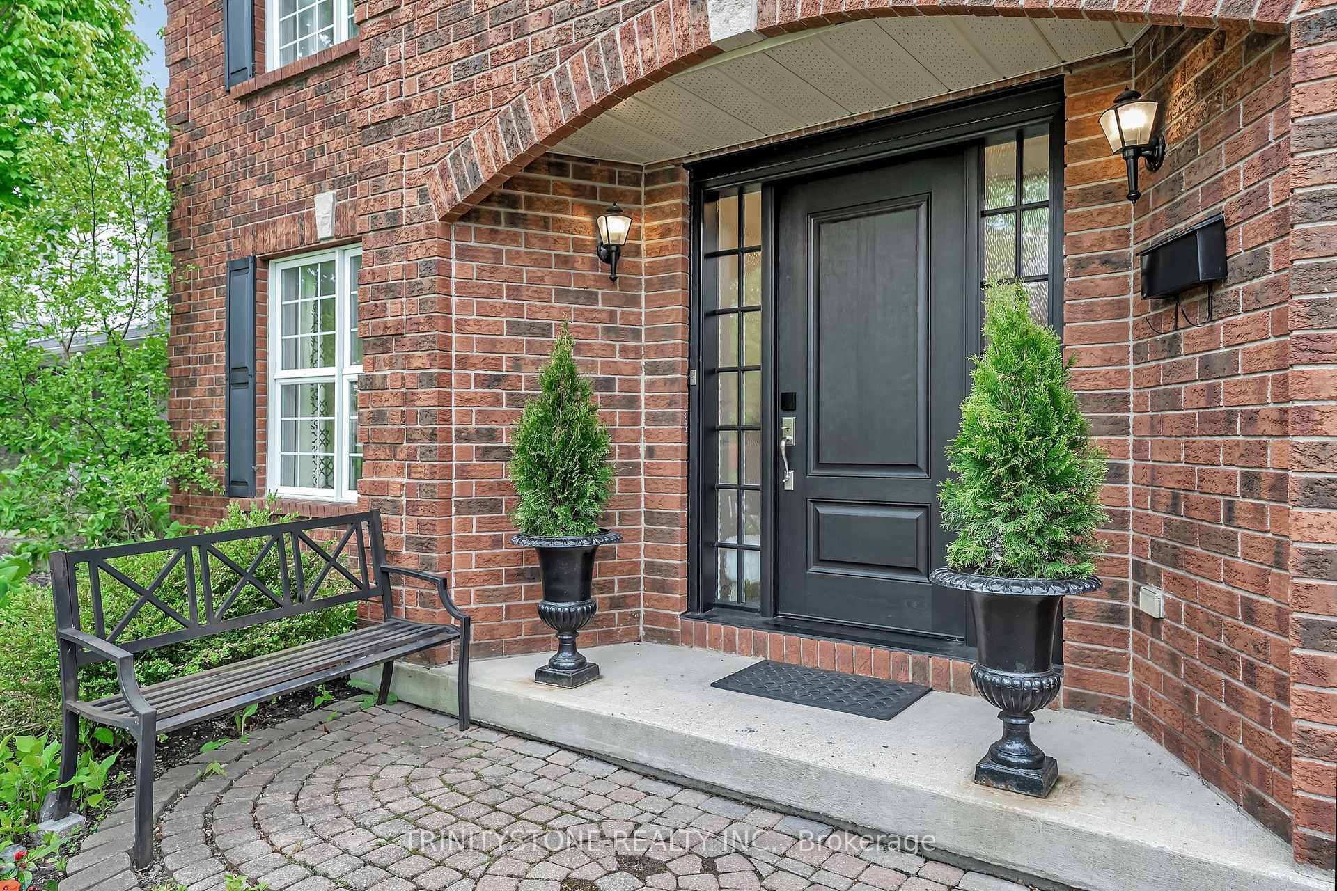 Property Photo: 149 Lanigan Crescent ON K2S 1G9