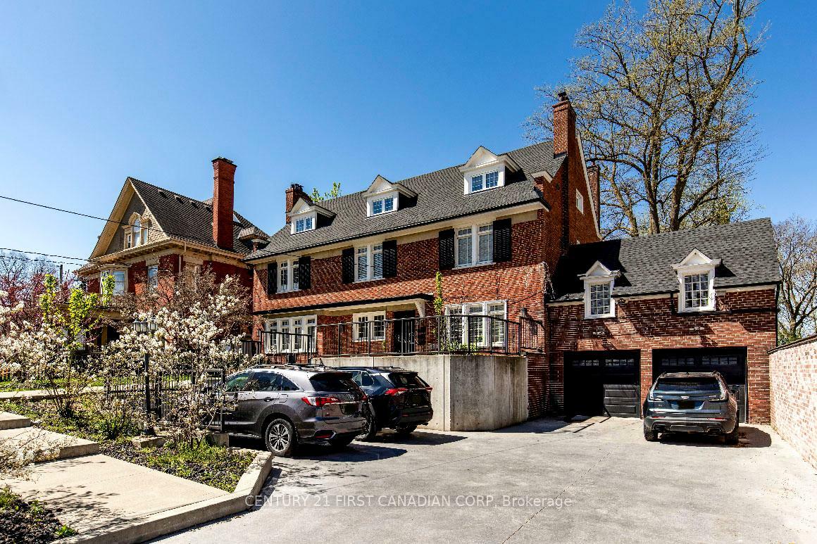 Property Photo: 653 Talbot Street ON N6A 2T6