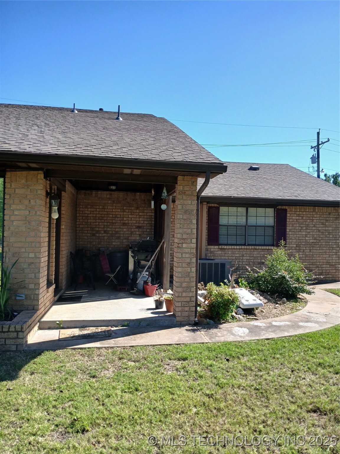 Property Photo: 715 Kiowa OK 74547