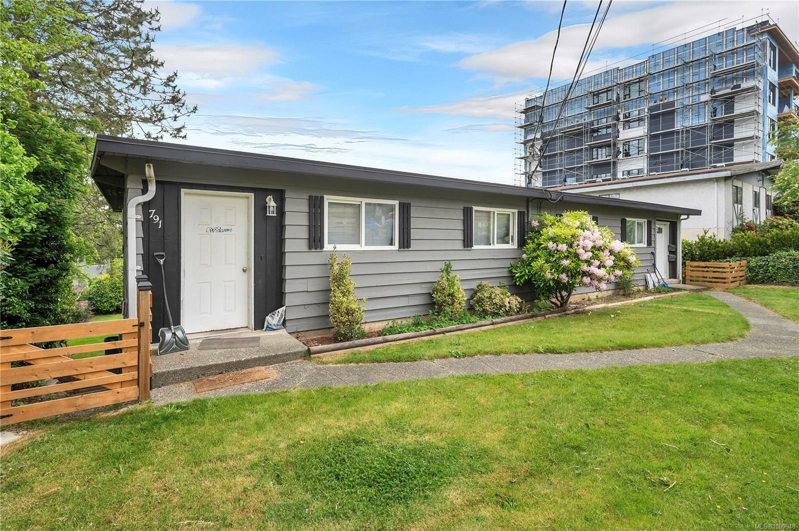 Property Photo: 791 Birch St BC V9W 2T3