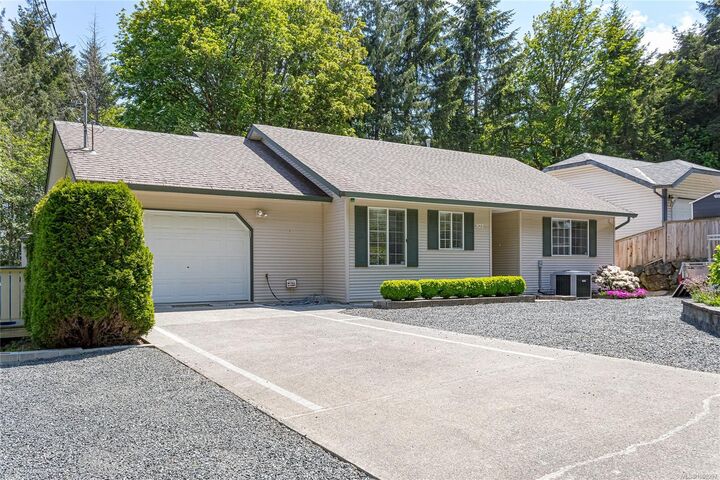 Property Photo:  871 Harewood Mines Rd  BC V9R 6P3 