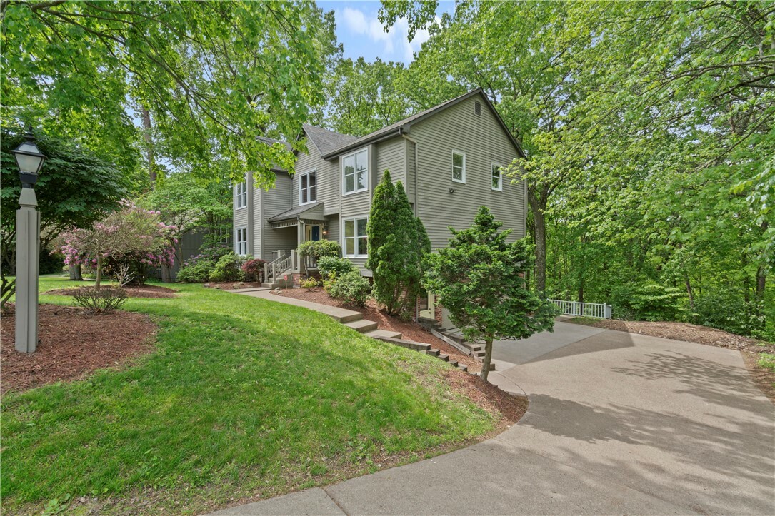 Property Photo: 2662 Timberglen Drive W PA 15090