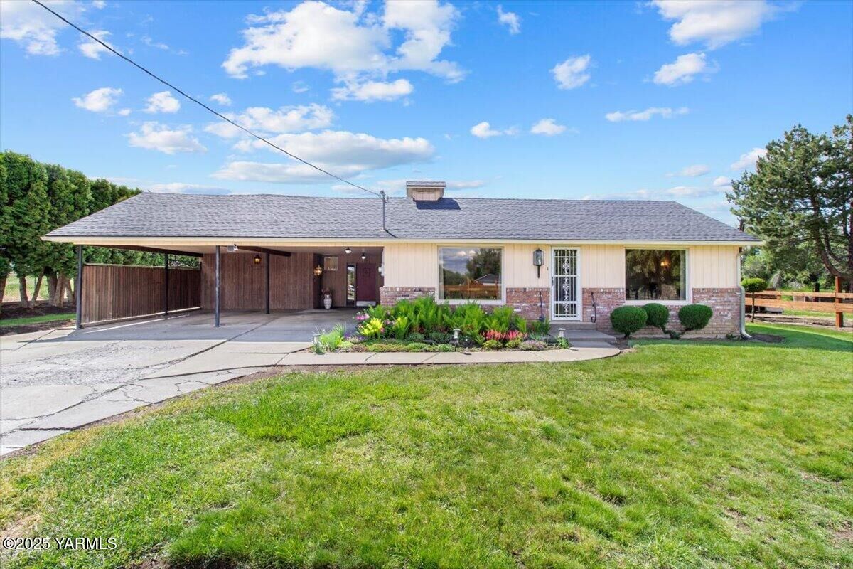 Property Photo:  12805 Rutherford Rd  WA 98903 