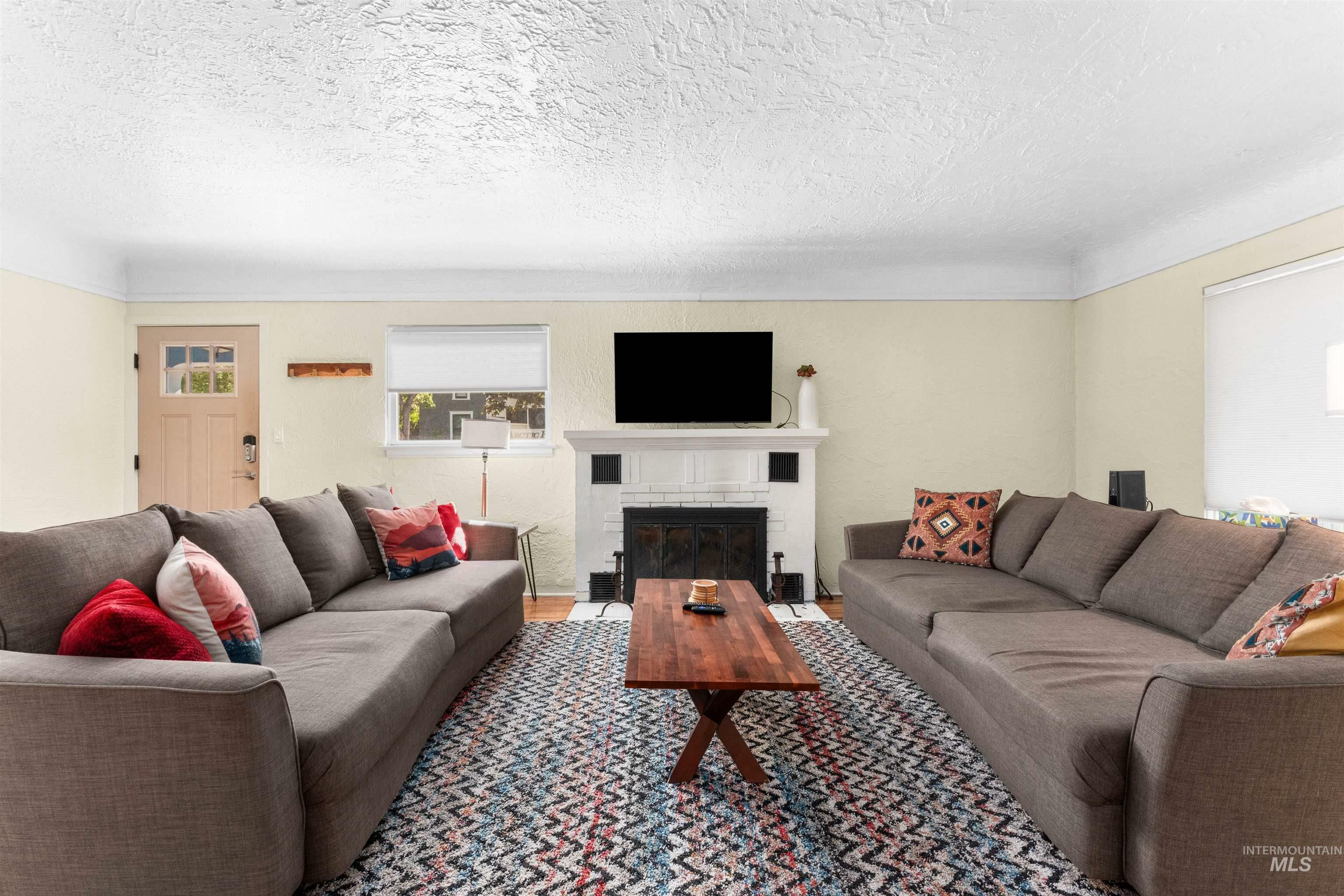 Property Photo: 1605 N 11th St ID 83702