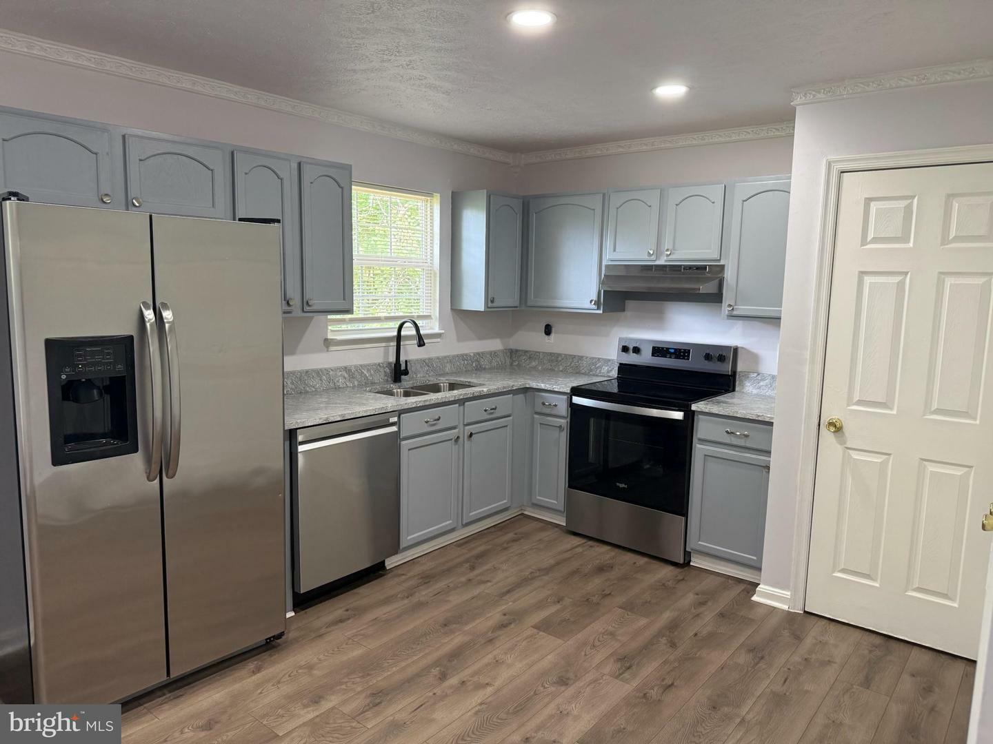 Property Photo: 38897 Viewriver Drive MD 20618