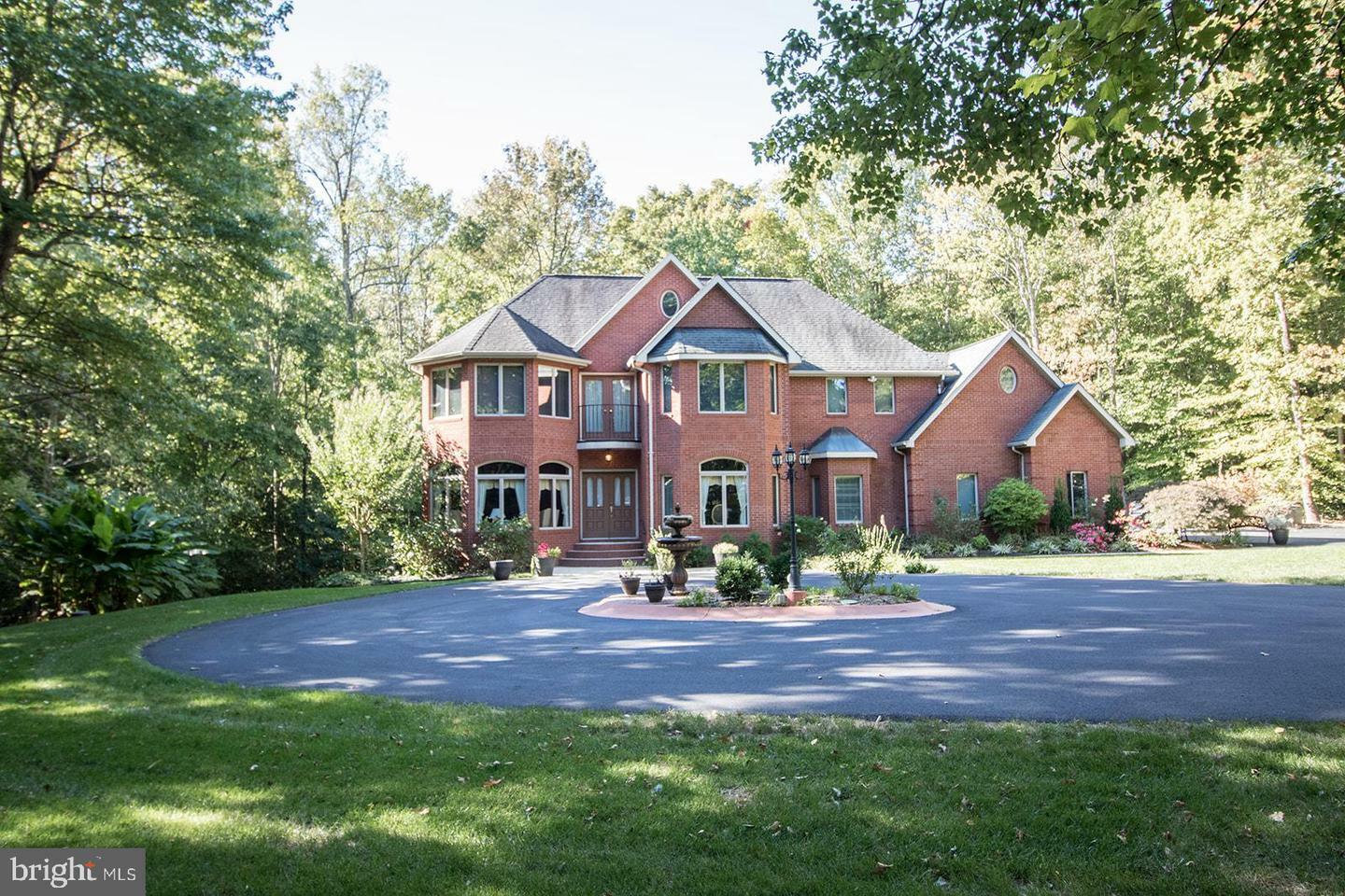 Property Photo: 41115 Paw Paw Hollow Lane MD 20650