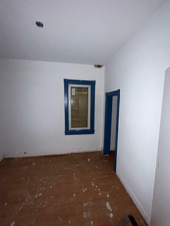 Property Photo: 450 Burrows Avenue MB R2W 2A1
