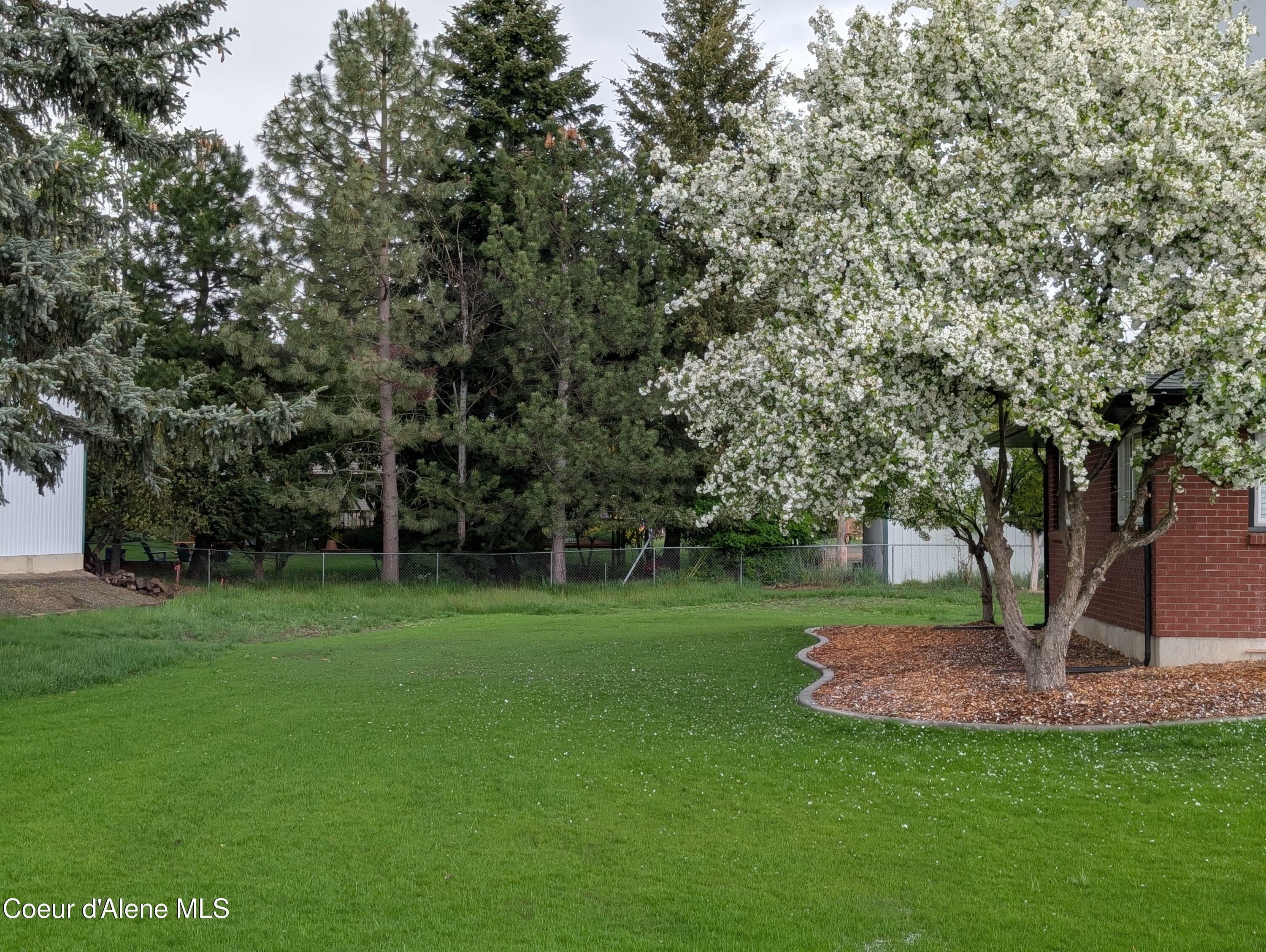 Property Photo: 1305 E Victoria St ID 83835