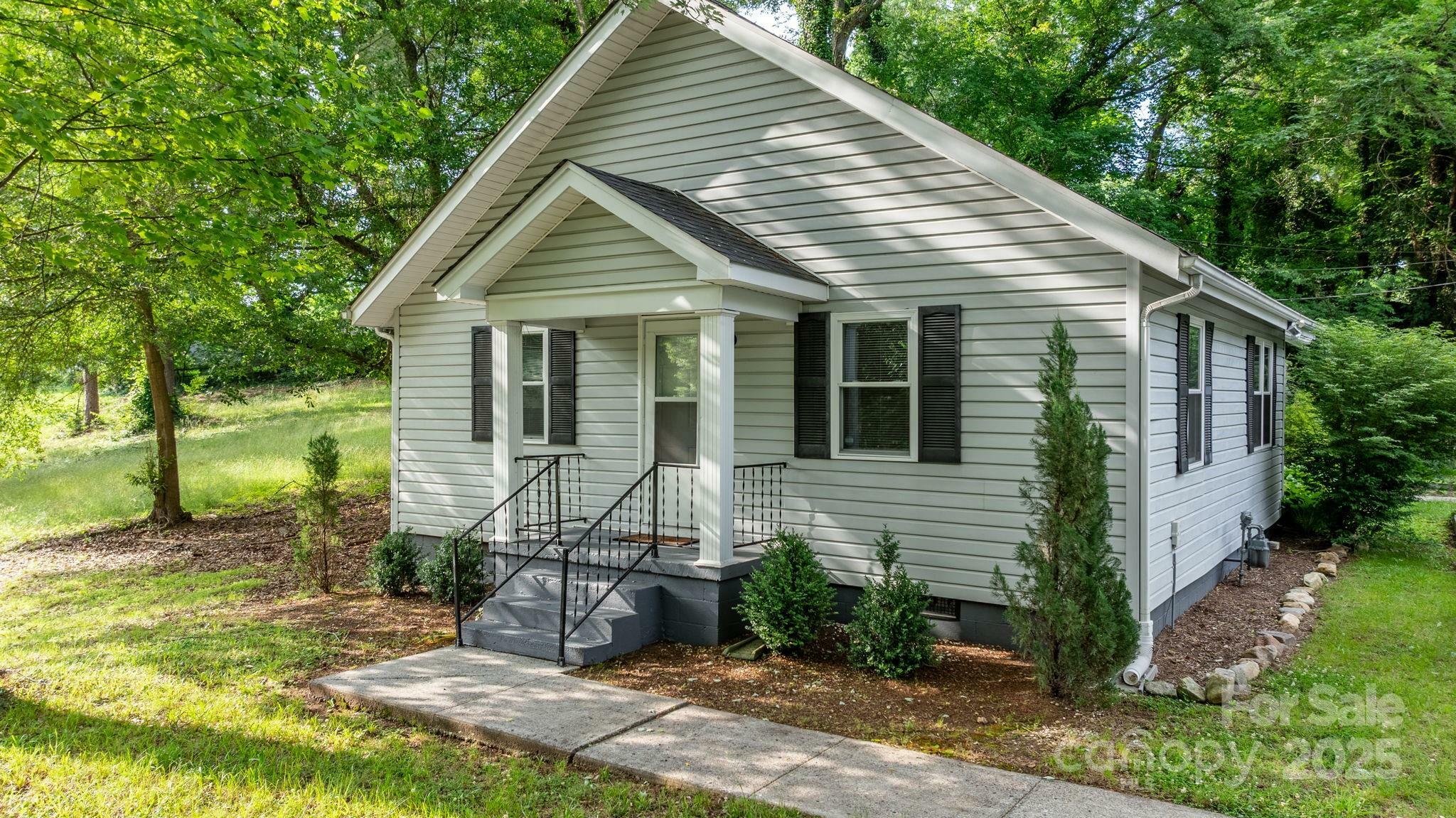 Property Photo:  352 18th Avenue NE  NC 28601 