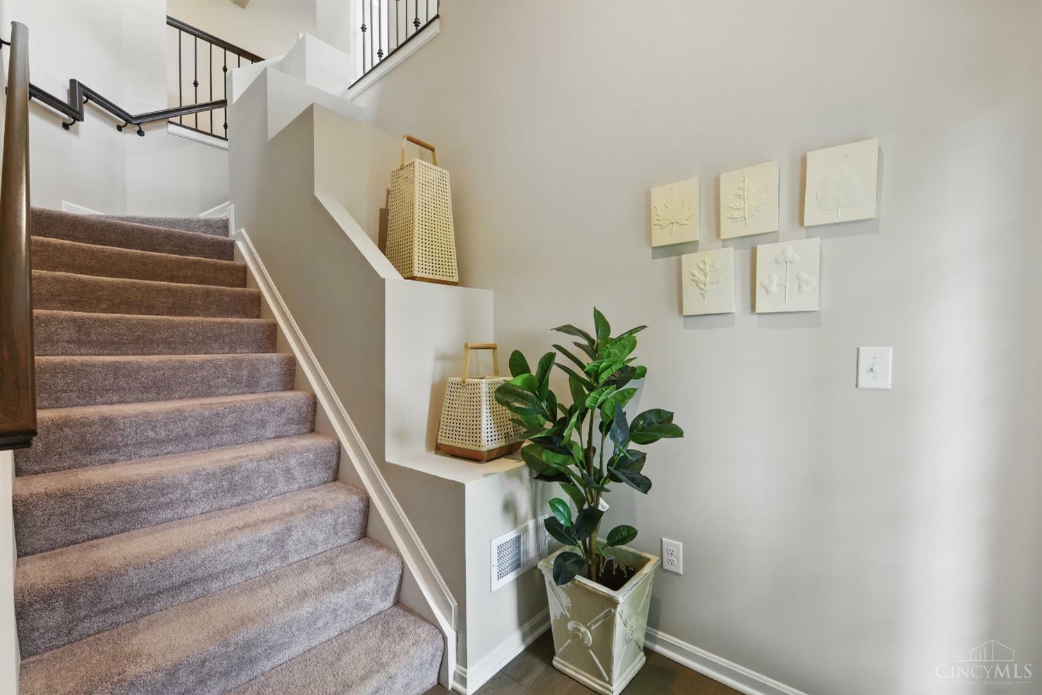 Property Photo: 1387 Lake Run Drive OH 45036