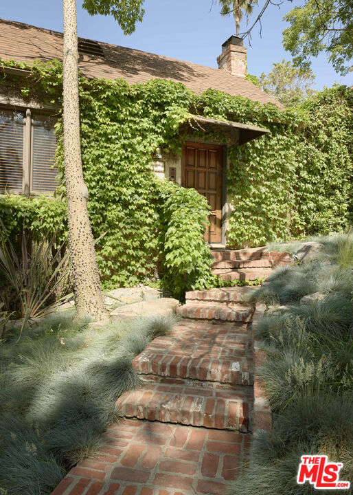 Property Photo: 1959 Whitley Ave CA 90068