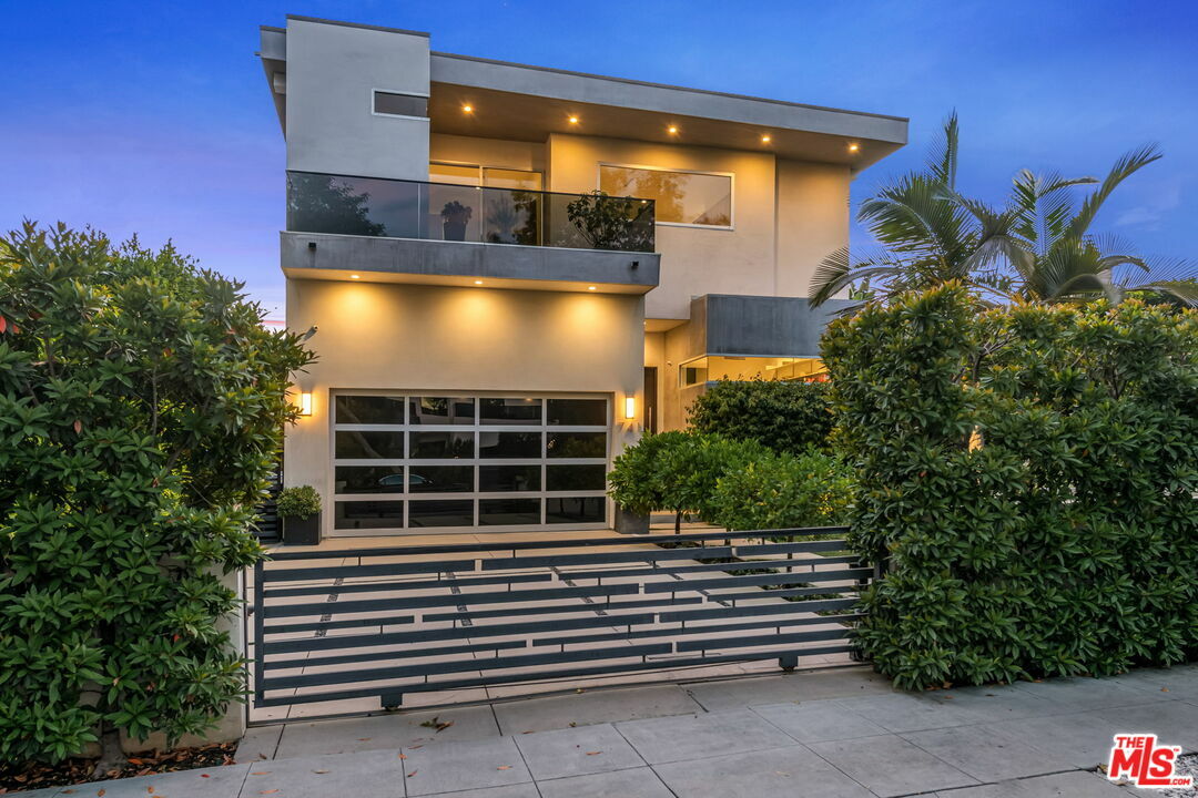 Property Photo: 741 N Fuller Ave CA 90046