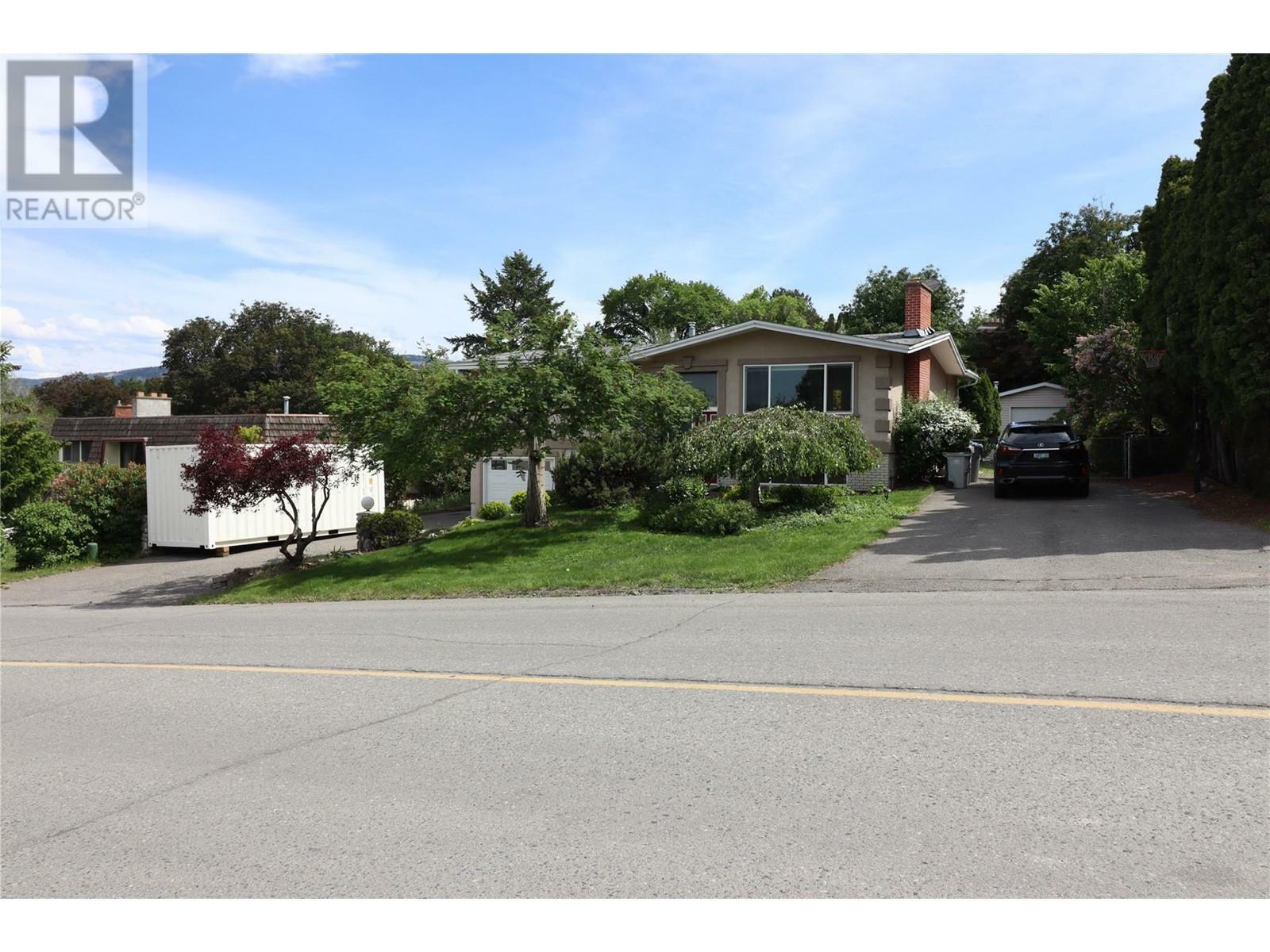 Property Photo: 425 Pemberton Terrace BC V2C 1T2