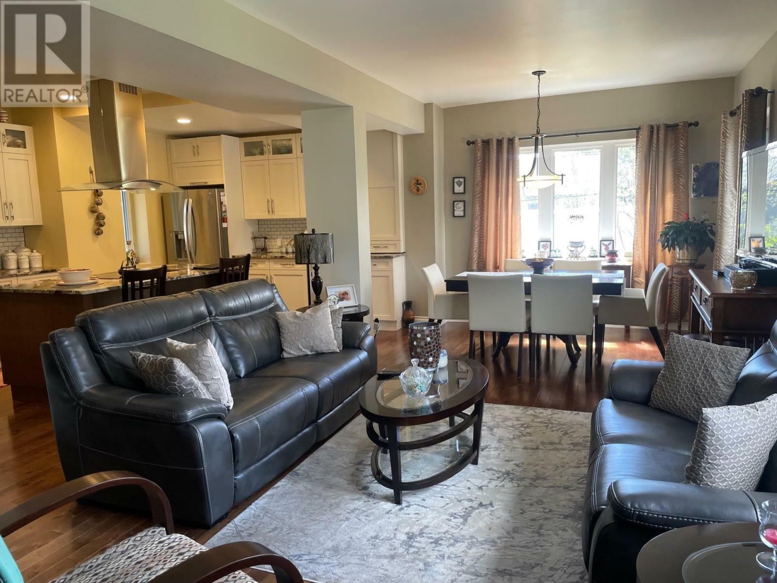 Property Photo:  379 Algoma St N  ON P7A 5B5 