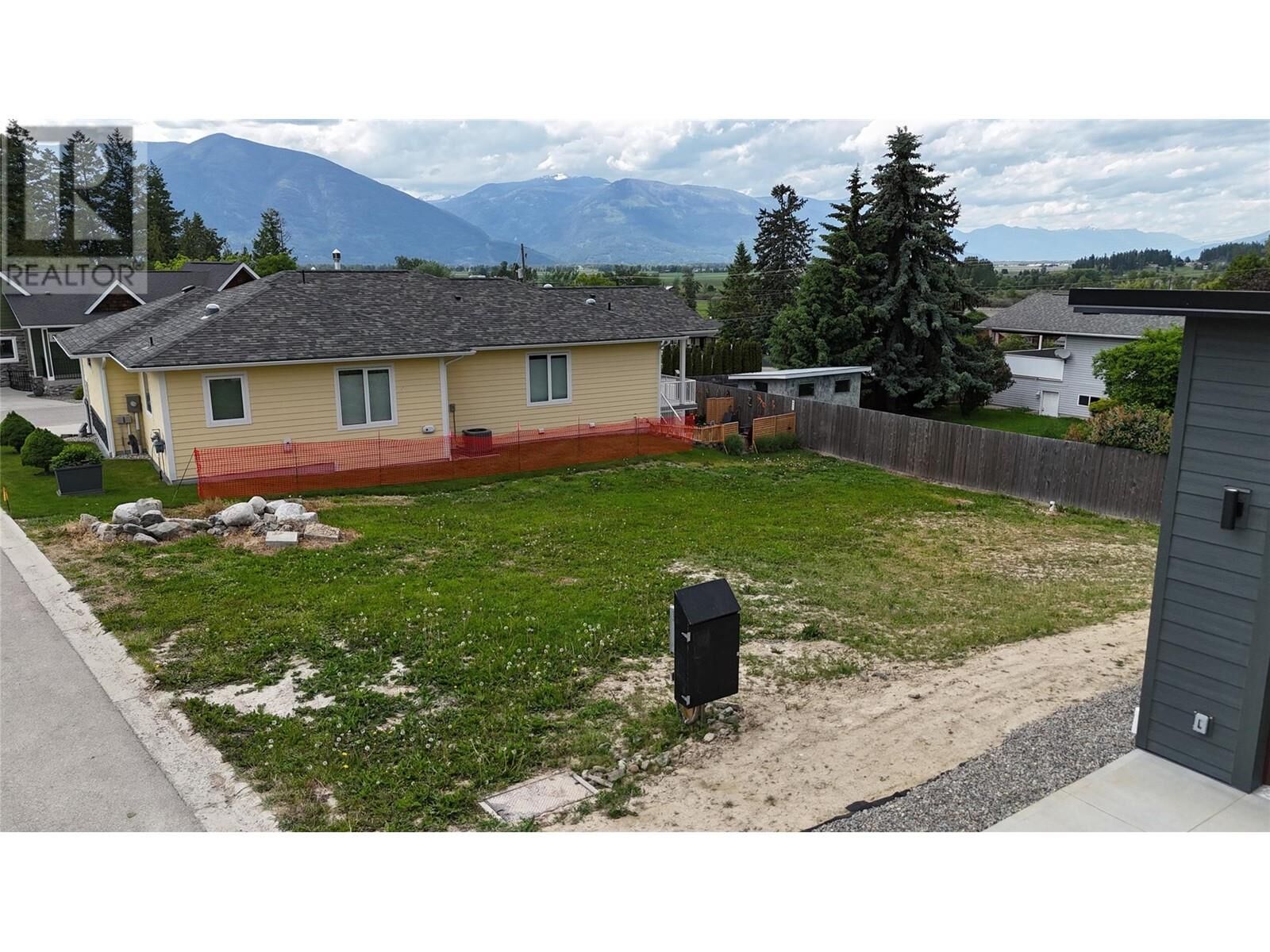 Property Photo:  405 Canyon Street 10  BC V0B 1G3 
