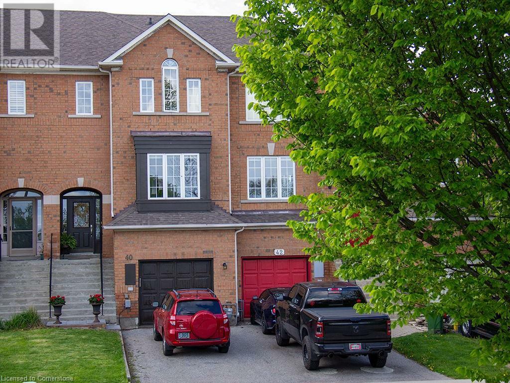 Property Photo: 40 Lakeridge Drive ON M1C 5E3