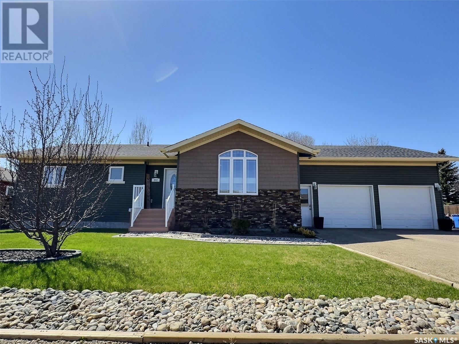 302 Archibald Street  Midale SK S0C 1S0 photo