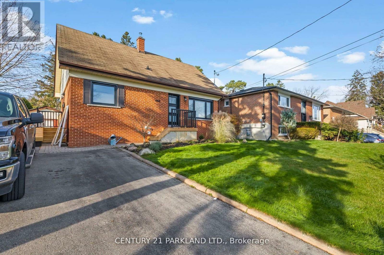 Property Photo: 468 Oakwood Drive ON L1W 2M7