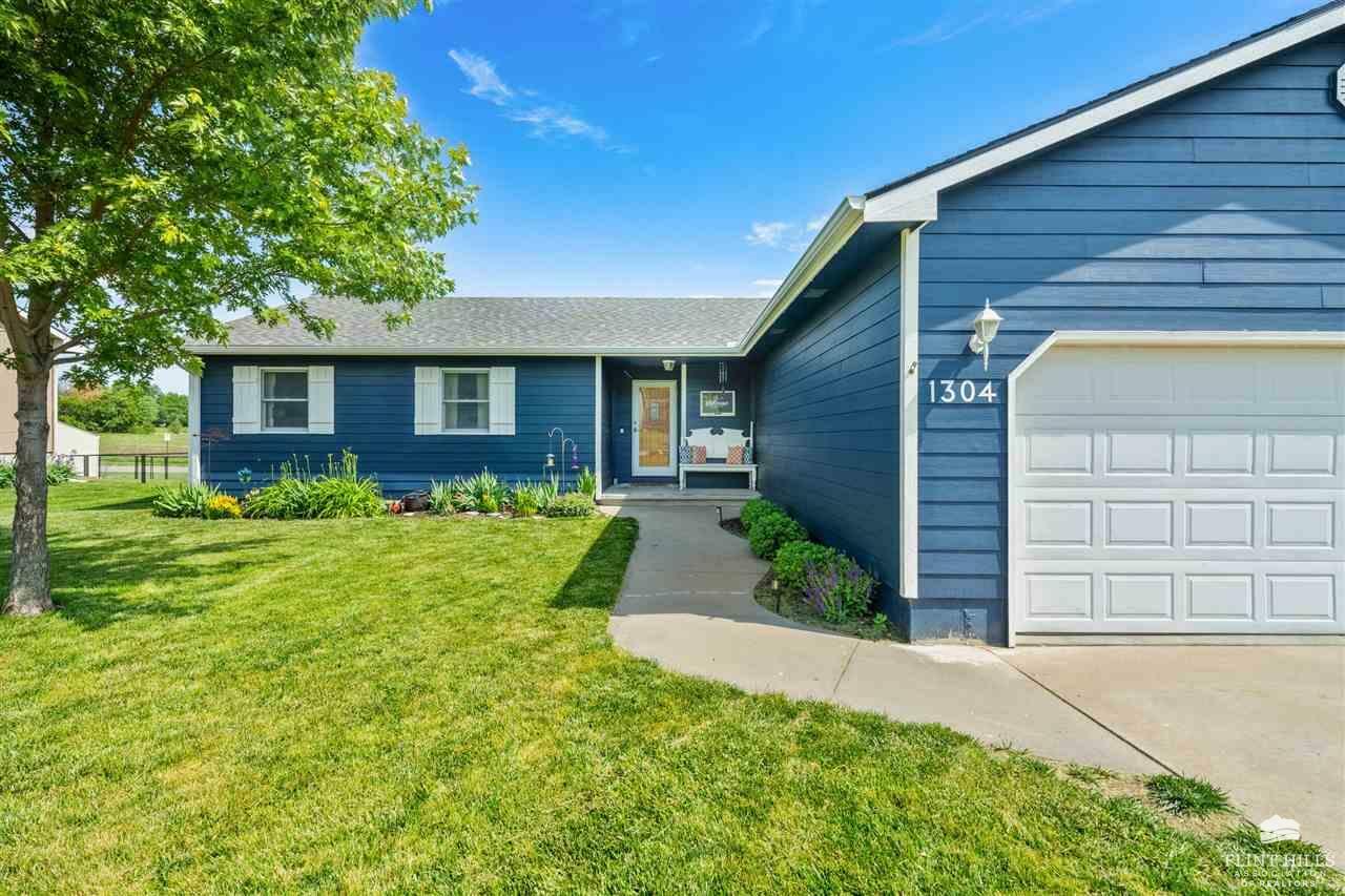 Property Photo:  1304 18th Street  KS 66547 
