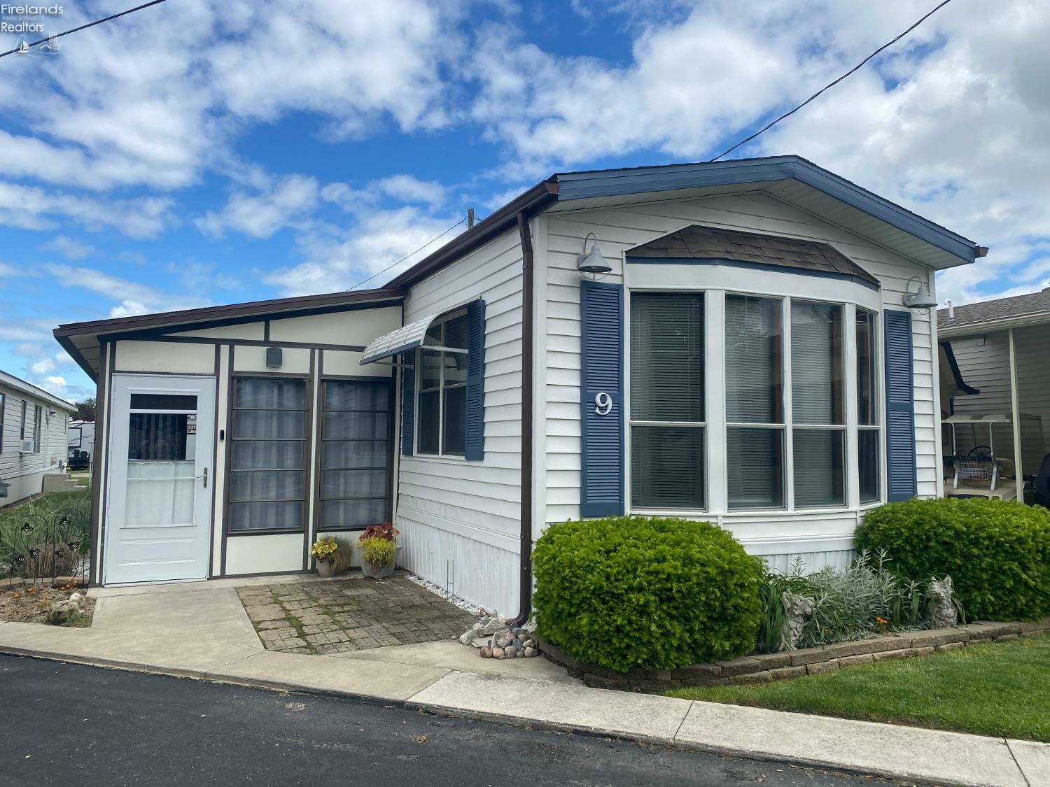 Property Photo: 8175 North Shore Boulevard 9 OH 43440