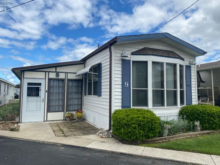 Property Photo:  8175 North Shore Boulevard 9  OH 43440 