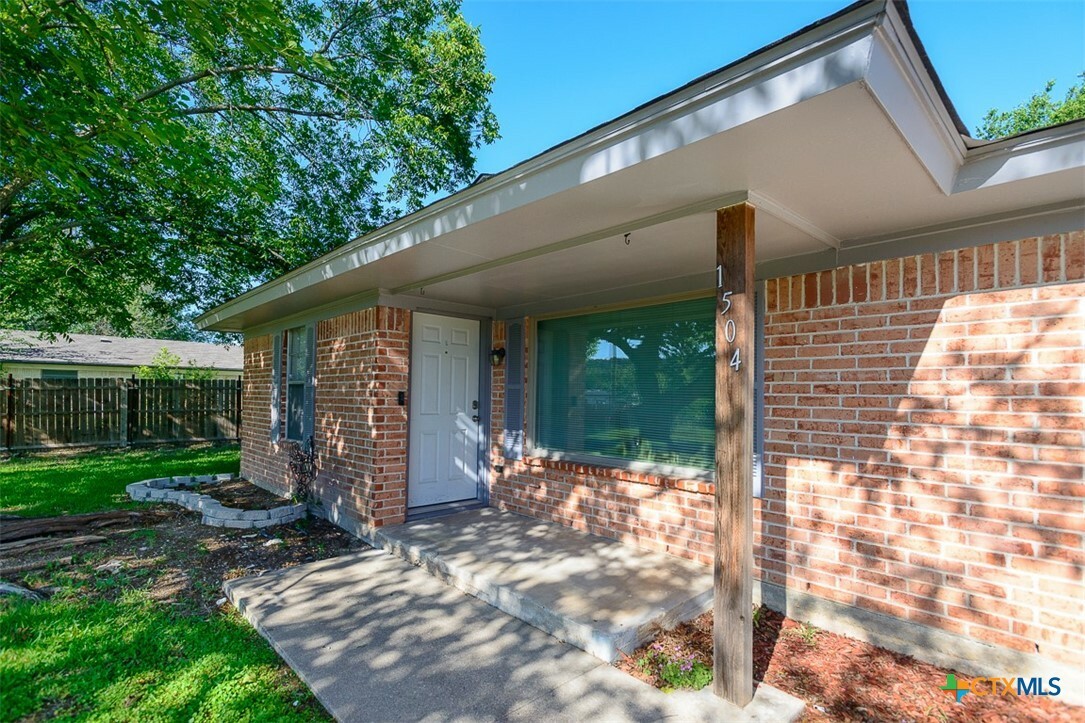 Property Photo: 1504 Phyllis Drive TX 76522
