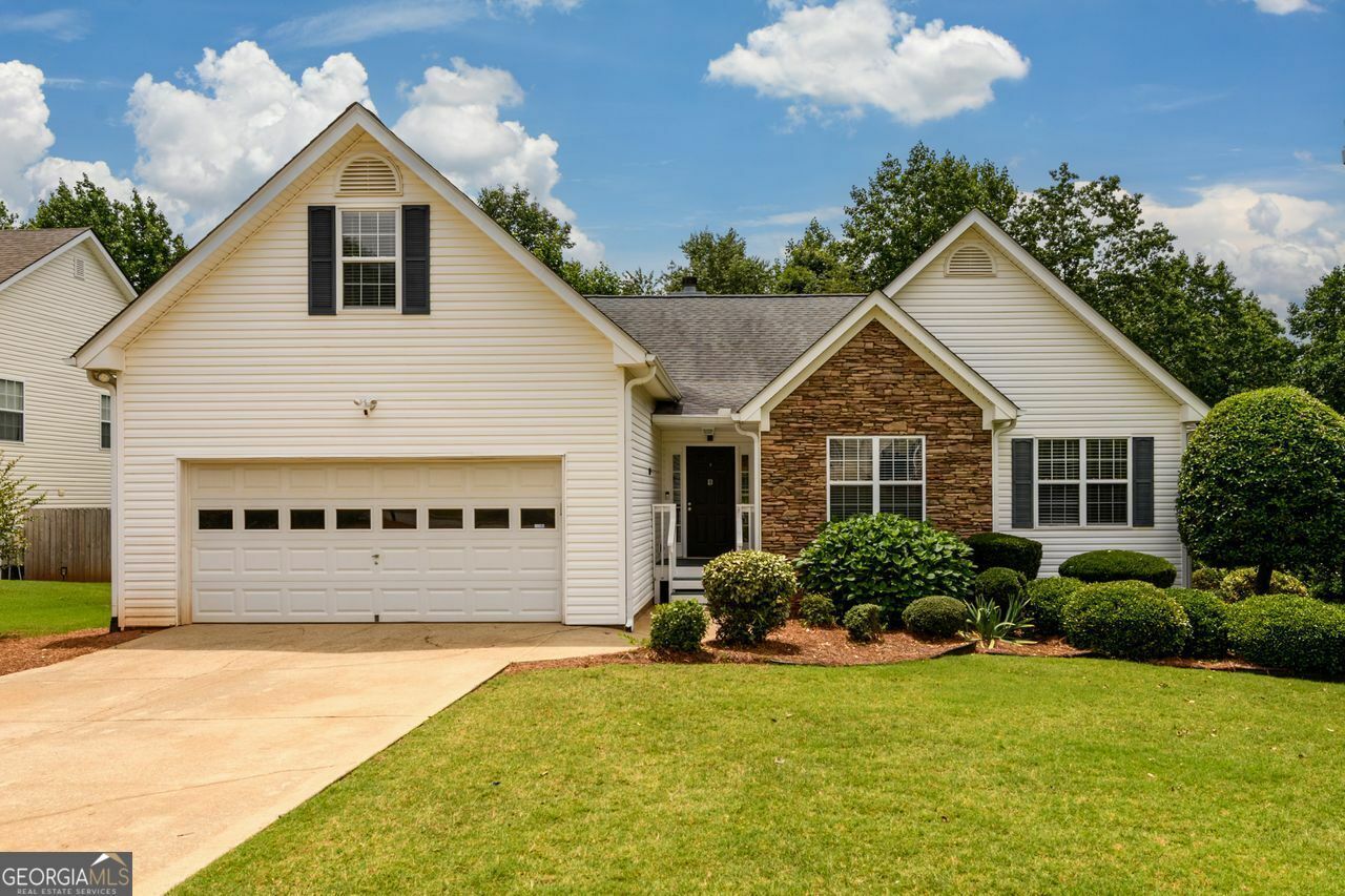 Property Photo: 6391 Compass Drive GA 30542