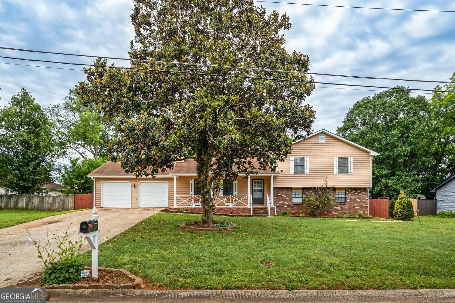 Property Photo: 618 Summerville Drive GA 30046