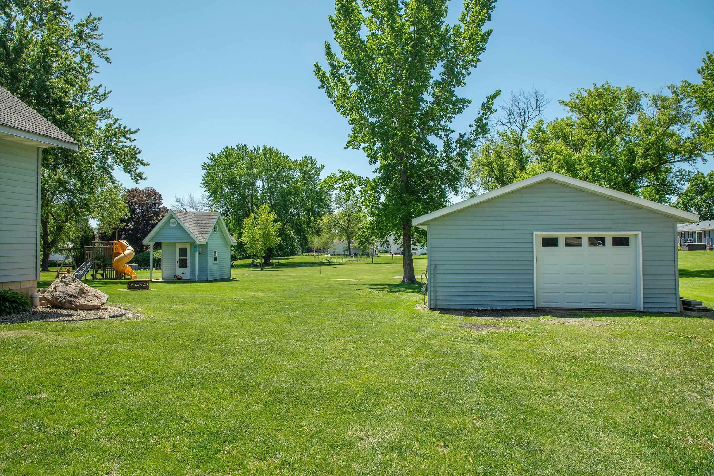 Property Photo: 807 W 3rd Street IA 50674