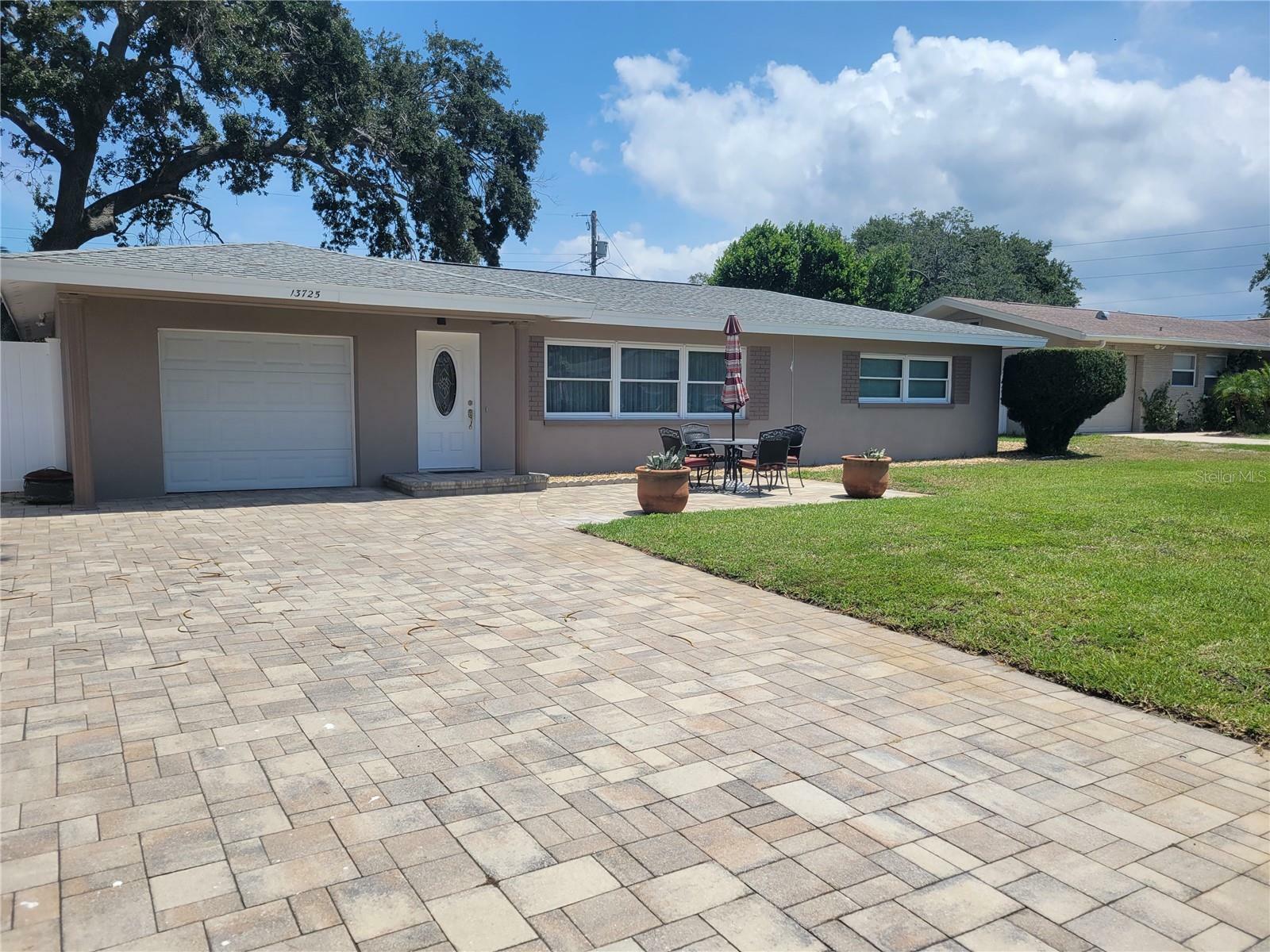 Property Photo: 13725 Bermuda Drive FL 33776
